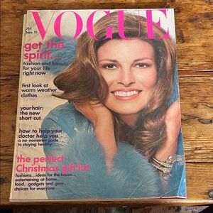 Vintage Vogue Magazine November 15, 1972 Raquel Welch